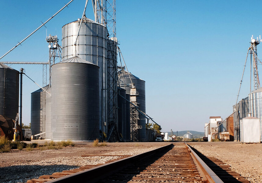 railroad-tracks-elevator